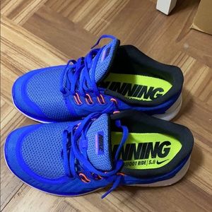 Nike 5.0 running sneakers